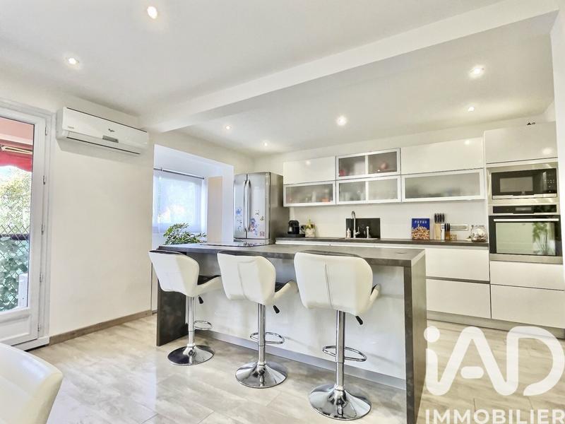 Appartement - 98 m² - 4 pièces