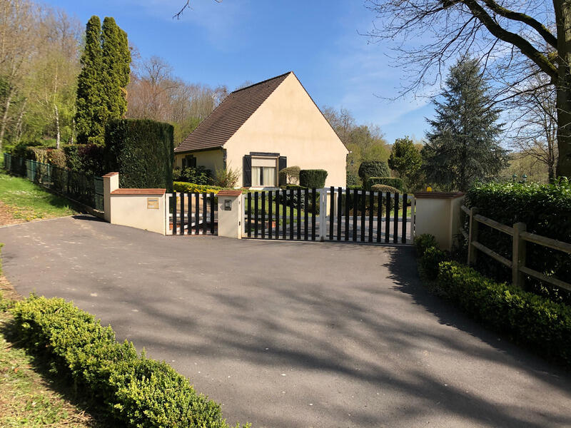 Maison - 275 m² - 10 pièces