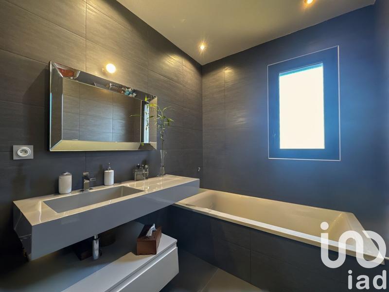 Appartement - 122 m² - 5 pièces