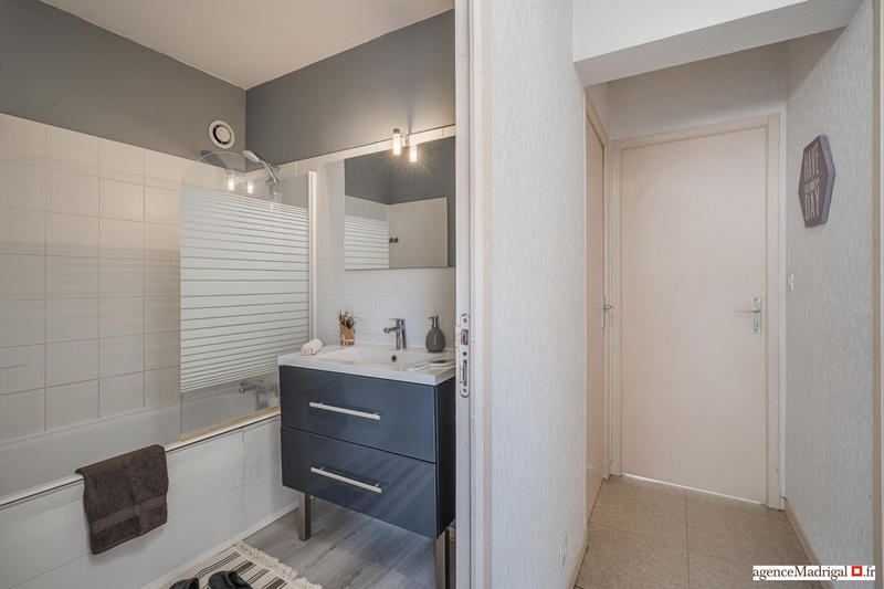 Appartement - 94 m² - 4 pièces