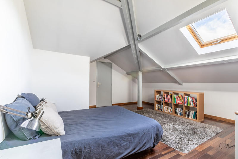 Maison - 270 m² - 11 pièces