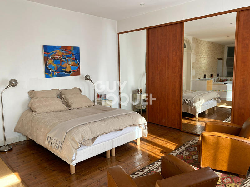 Maison - 255 m² - 8 pièces