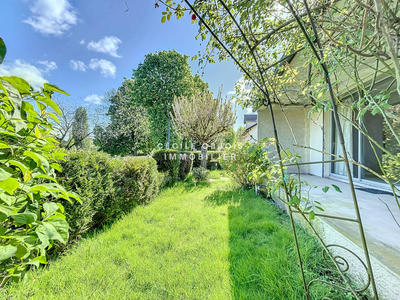 Maison contemporaine - 172 m² - 7 pièces