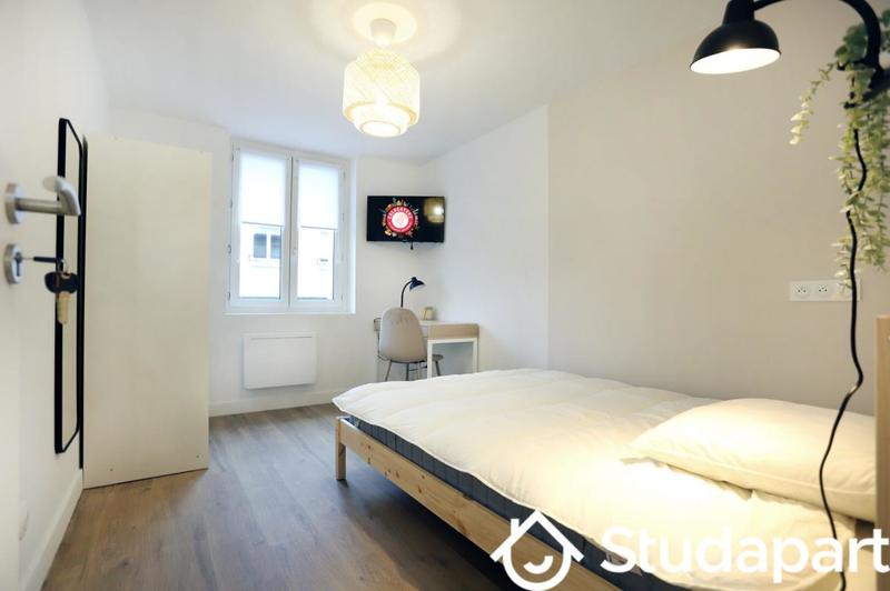 Chambre - 11 m² - 1 pièce