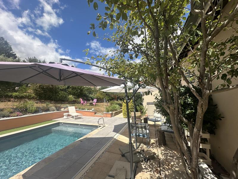 Villa - 172 m² - 8 pièces