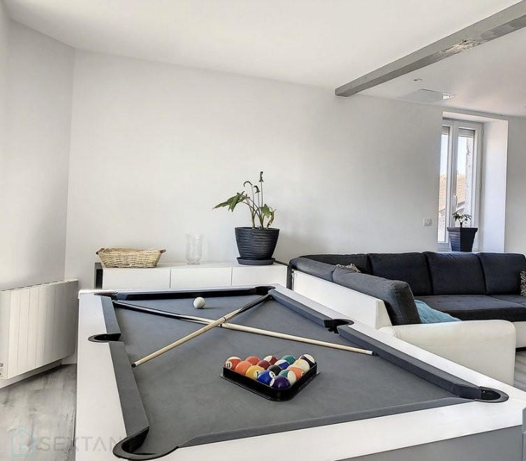 Maison - 197 m² - 9 pièces