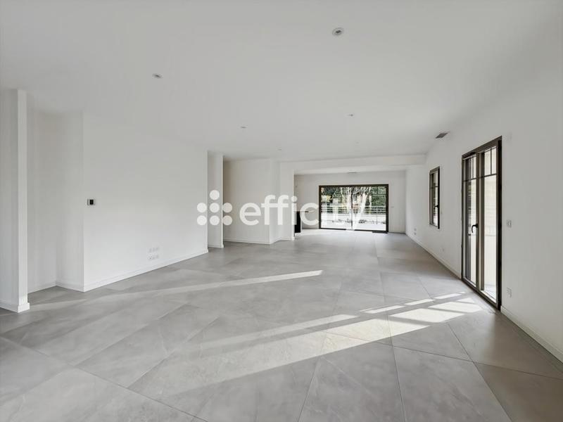 Villa - 273 m² - 8 pièces