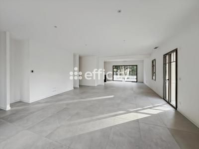 Villa - 273 m² - 8 pièces