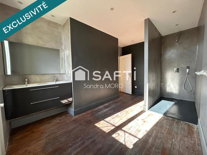 Maison - 214 m² - 6 pièces