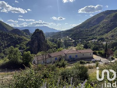 Maison - 143 m² - 5 pièces