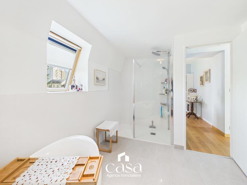 Maison - 160 m² - 8 pièces