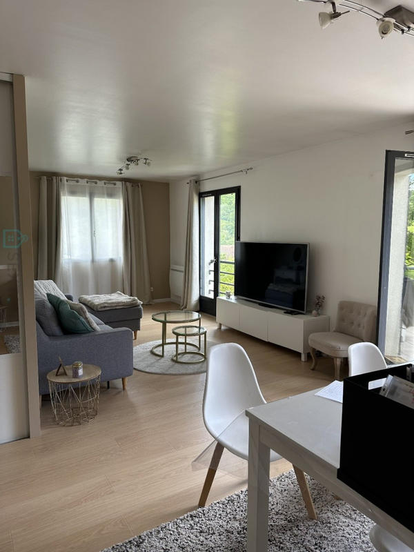 Maison - 104 m² - 5 pièces