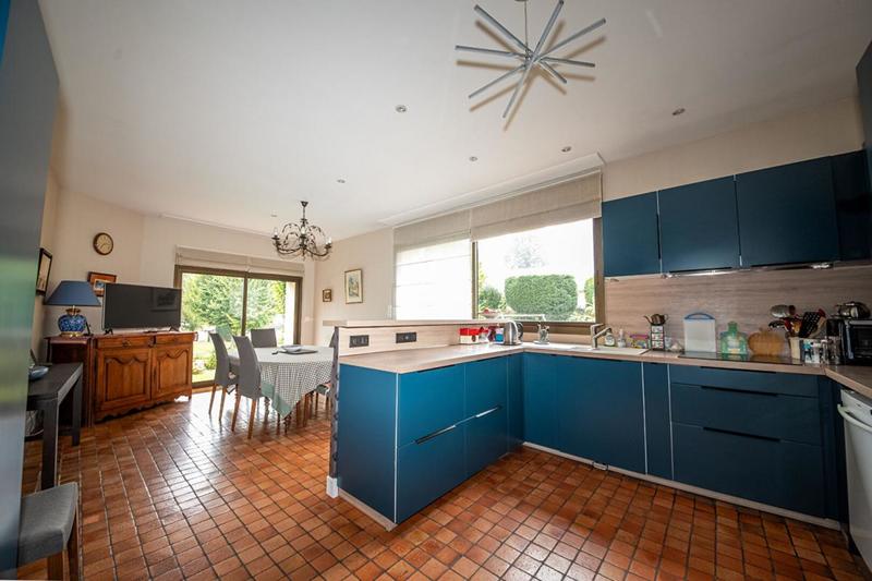 Maison - 250 m² - 9 pièces