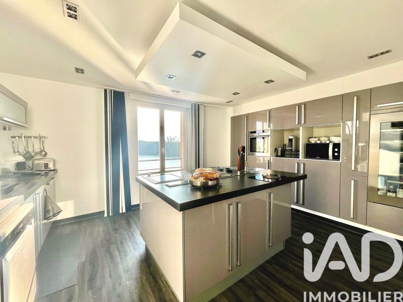 Appartement - 162 m² - 6 pièces