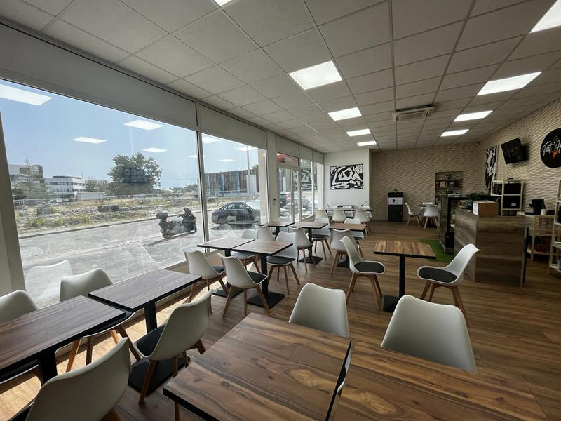 Local commercial - 83 m² - 2 pièces