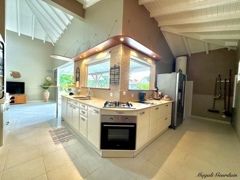 Propriété - 102 m² - 5 pièces