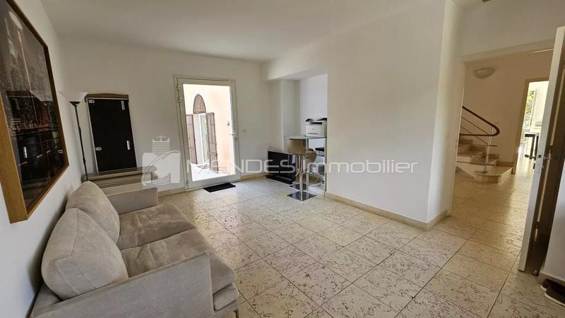 Villa - 430 m² - 8 pièces