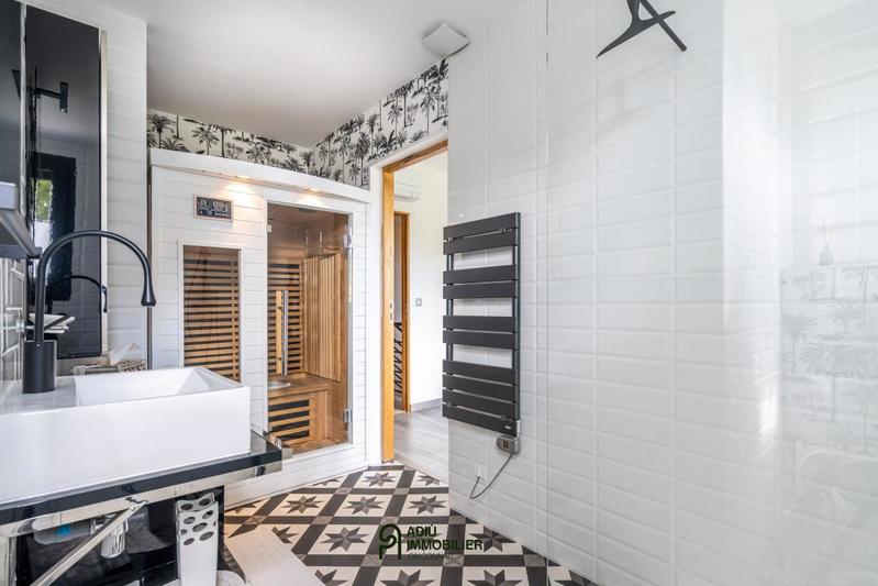 Villa - 290 m² - 10 pièces