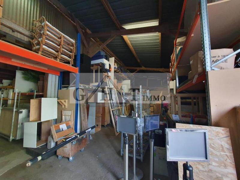 Entrepôt - 1 371 m²