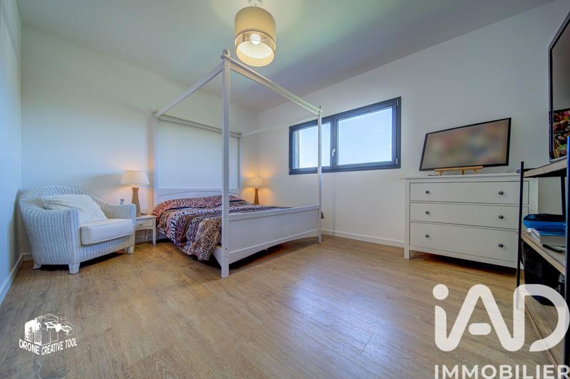 Maison - 181 m² - 7 pièces
