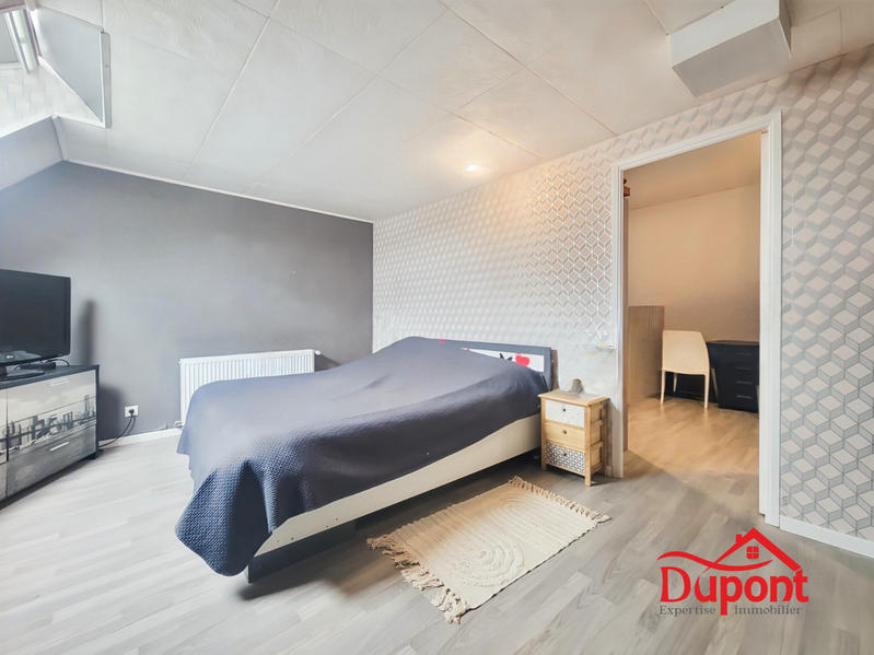 Maison - 215 m² - 9 pièces