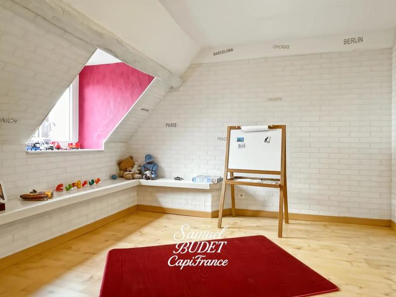 Maison - 230 m² - 7 pièces