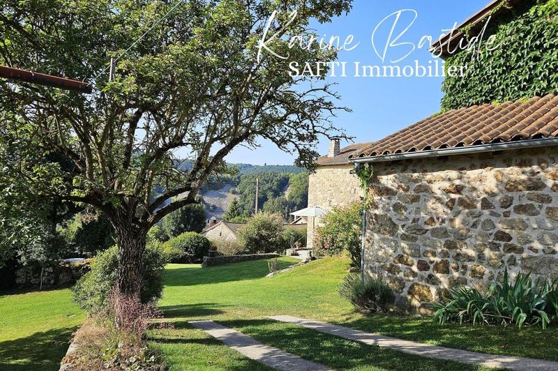 Maison - 225 m² - 14 pièces