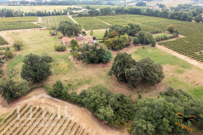 Propriété - 215 m² - 7 pièces