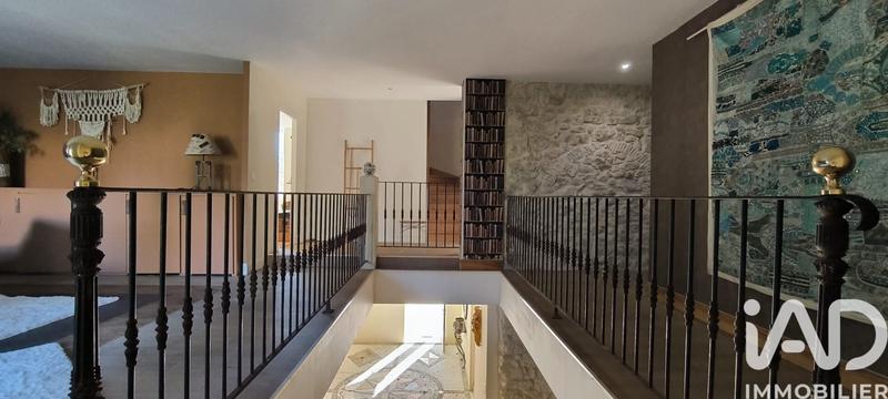 Maison - 1 022 m² - 15 pièces