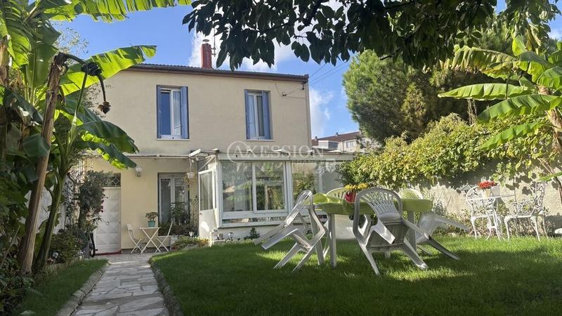 Maison - 100 m² - 5 pièces