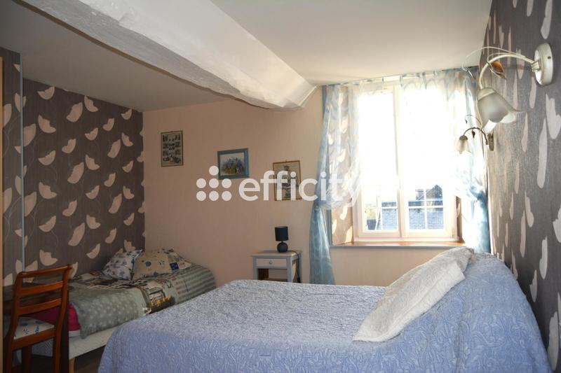 Maison - 210 m² - 7 pièces