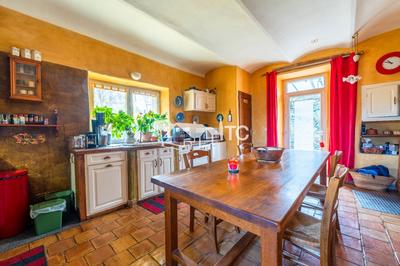 Mas - 265 m² - 9 pièces