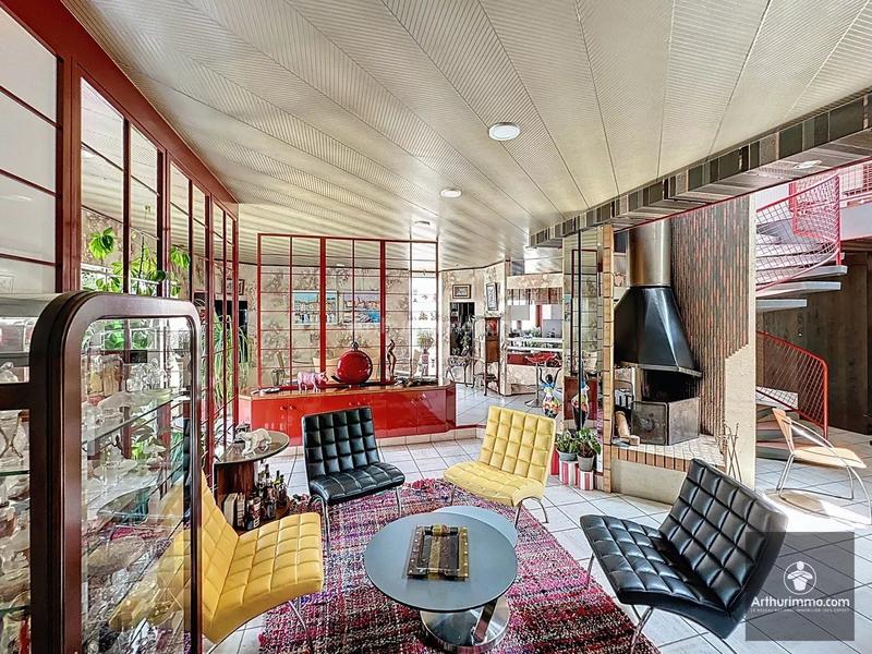 Maison - 308 m² - 8 pièces