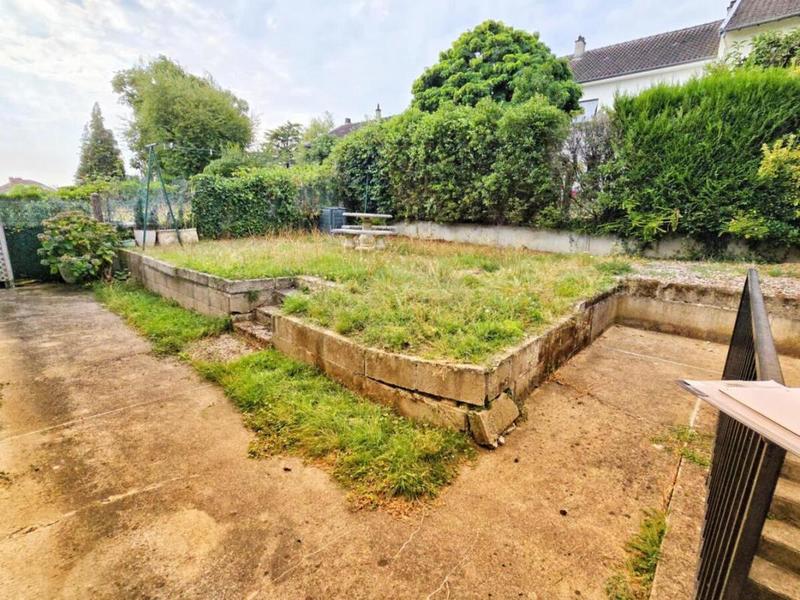 Maison - 180 m² - 10 pièces