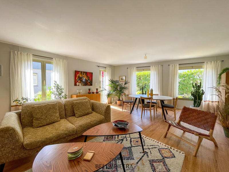 Maison - 271 m² - 9 pièces