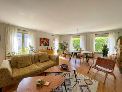 Maison - 271 m² - 9 pièces