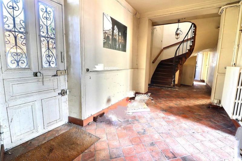 Maison - 247 m² - 8 pièces