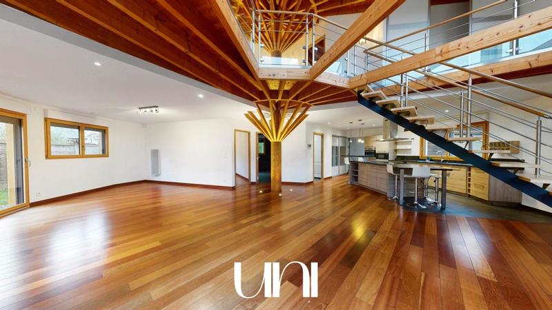 Maison - 200 m² - 7 pièces