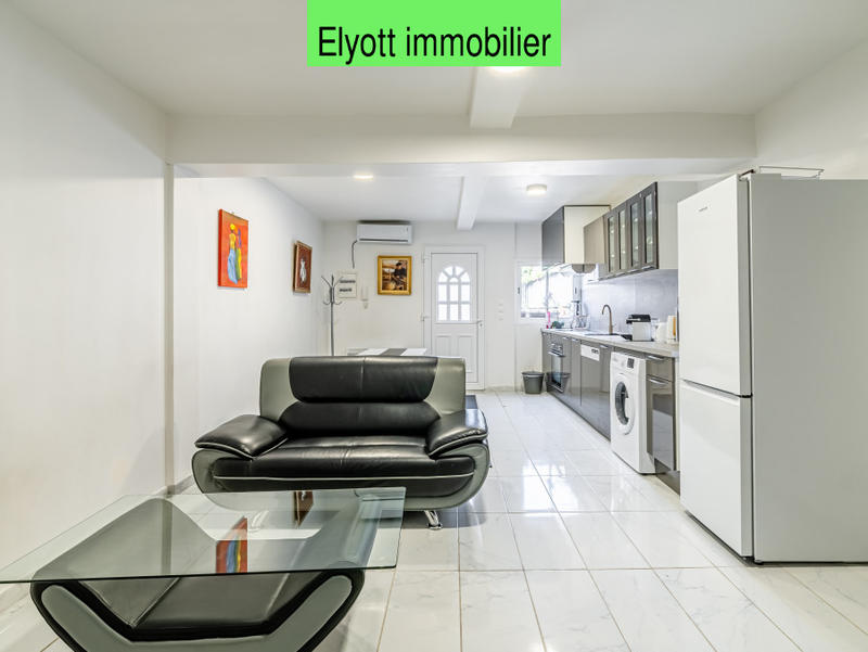 Maison - 232 m² - 12 pièces