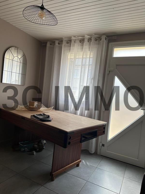 Maison - 95 m² - 5 pièces