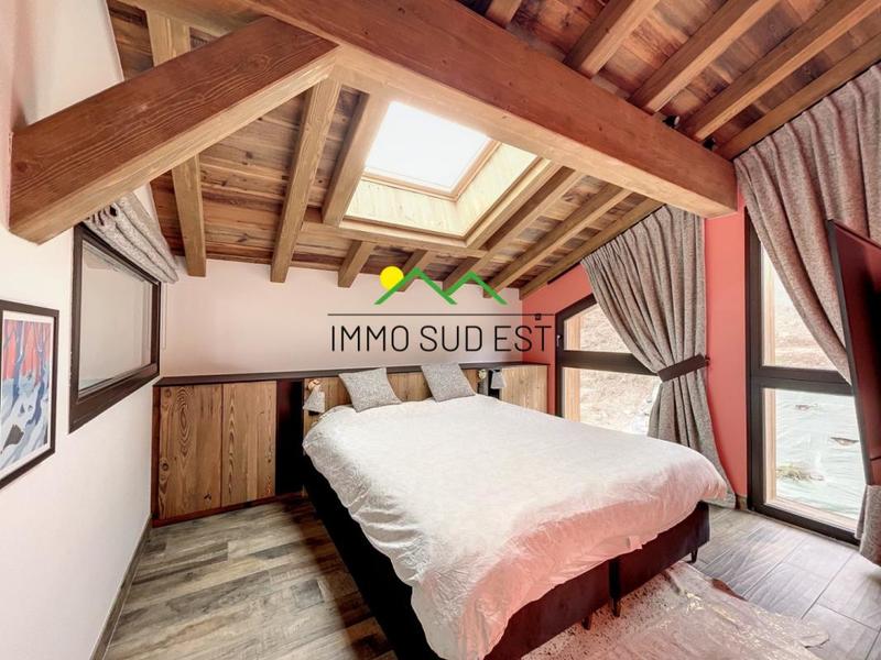 Châlet - 240 m² - 7 pièces