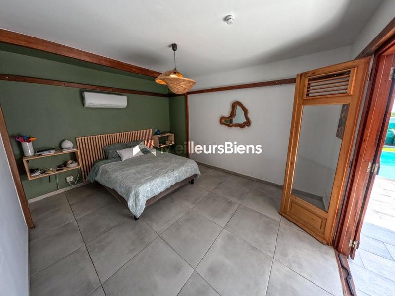 Maison - 198 m² - 7 pièces