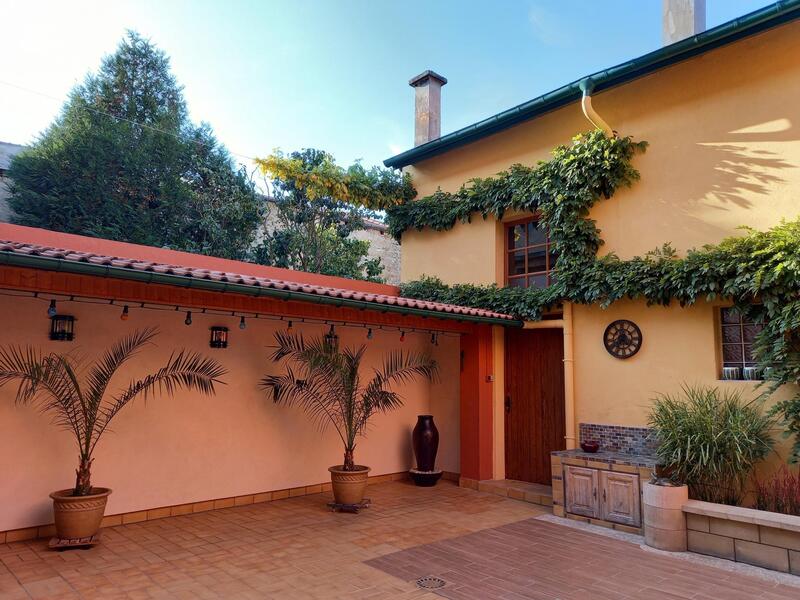 Maison - 200 m² - 8 pièces