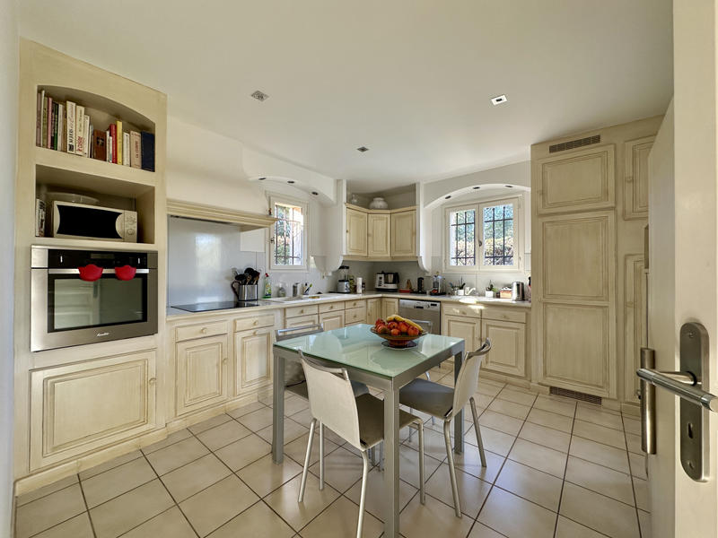 Villa - 180 m² - 6 pièces