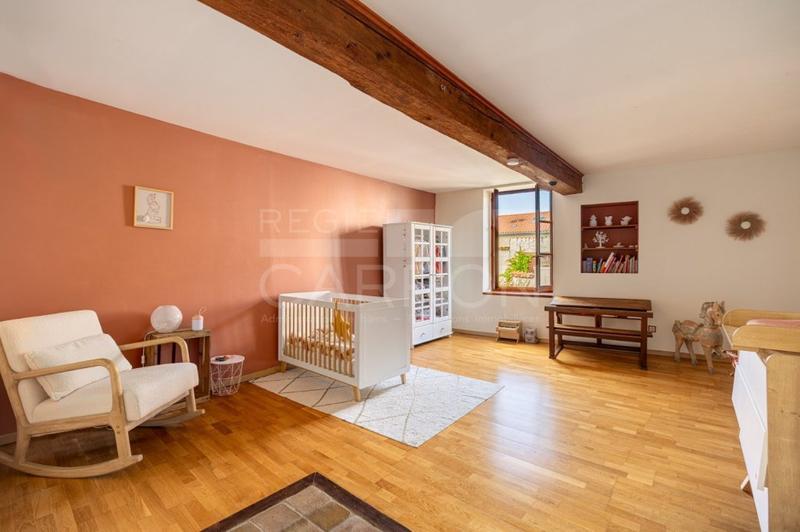 Maison - 219 m² - 6 pièces