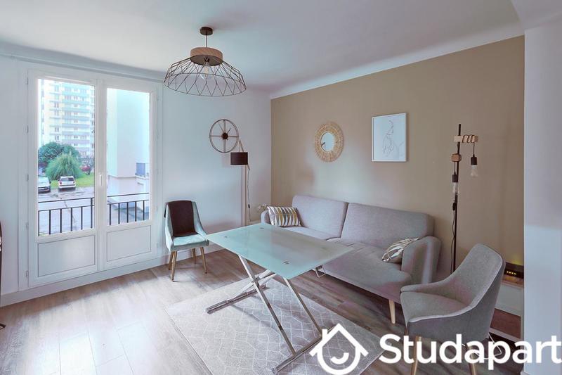 Chambre - 11 m² - 1 pièce