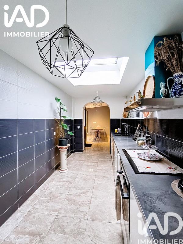 Maison - 207 m² - 7 pièces