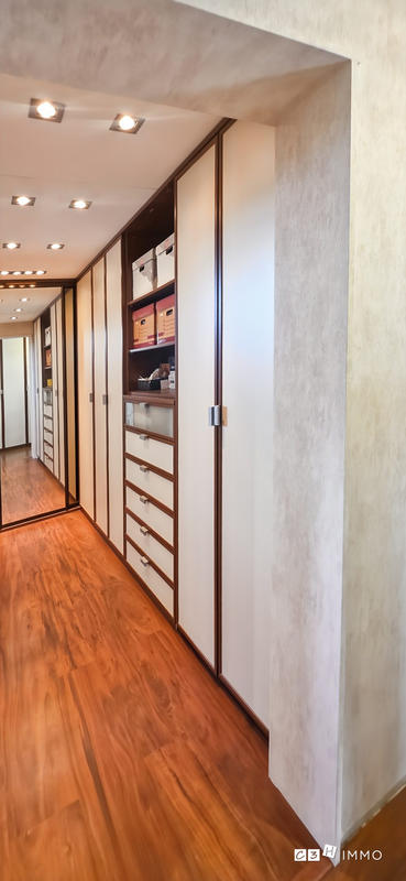 Villa - 234 m² - 6 pièces