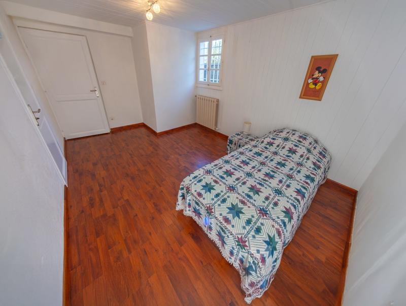 Maison traditionnelle - 209 m² - 8 pièces