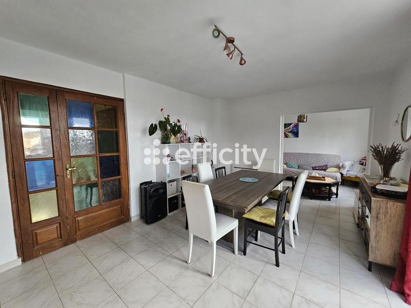 Appartement - 85 m² - 5 pièces